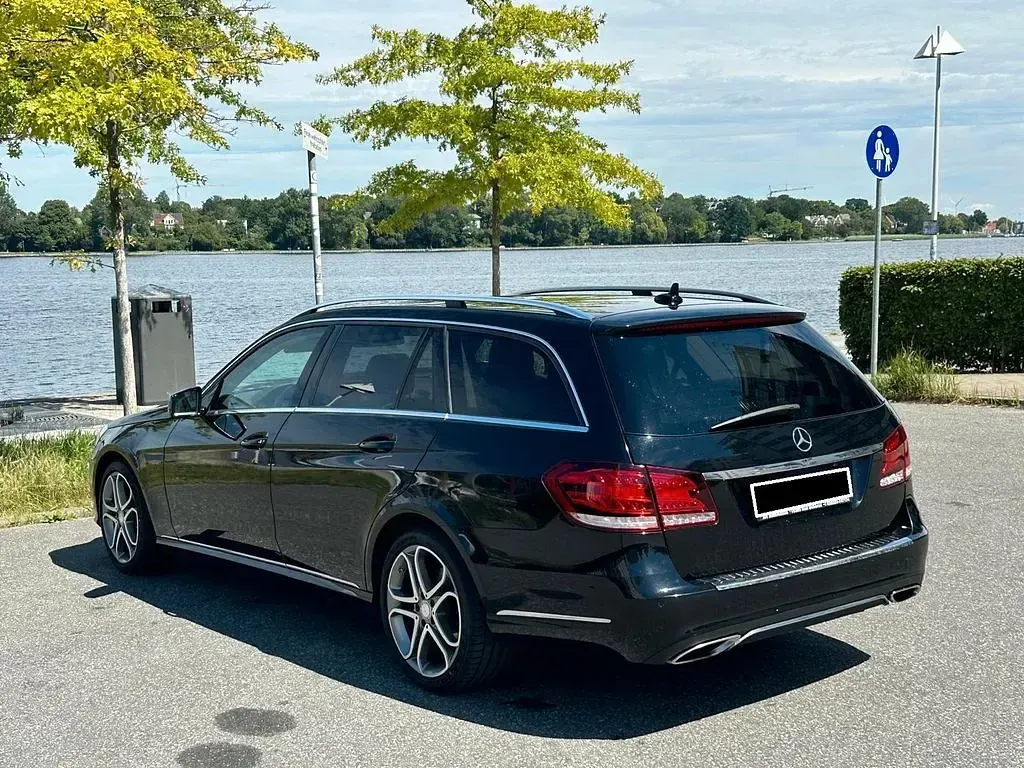 Gebraucht Mercedes E250 211 PS (155 kW) 2014 Schwarz Kombi