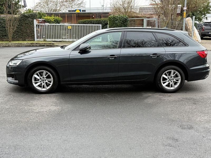 Gebraucht Audi A4 Basis 163 PS (119 kW) 2021 Grau Kombi