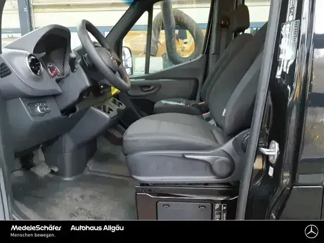 Gebraucht Mercedes Sprinter 170 PS (125 kW) 2025 Obsidianschwarz Van