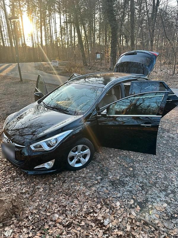 Gebraucht Hyundai i40 136 PS (100 kW) 2013 Schwarz Limousine