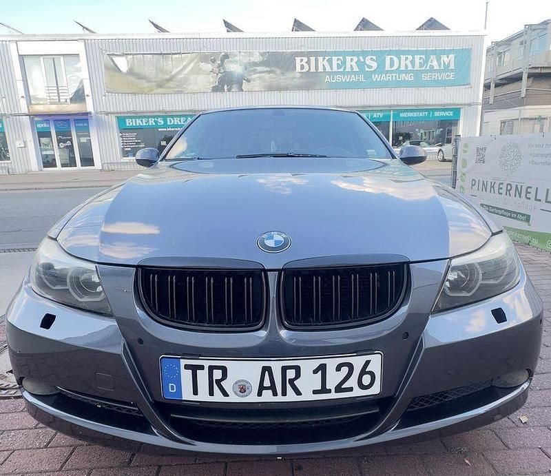 Grau Gebraucht 2005 BMW 325 Limousine | 2.000 € (Superpreis) - Bild 1/4