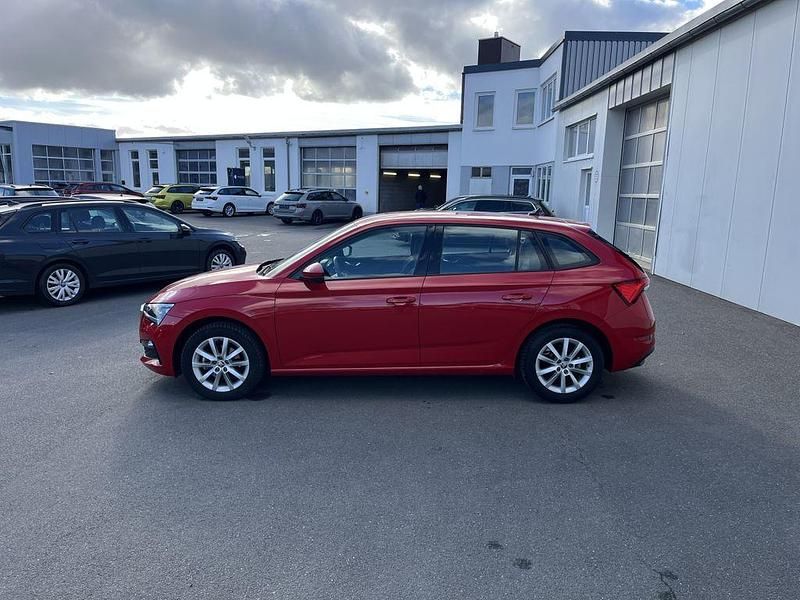 Gebraucht Skoda Scala Ambition 110 PS (80 kW) 2023 Rot Kleinwagen