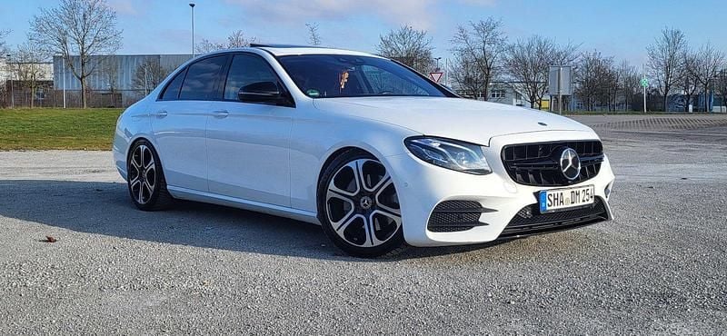 Weiß Gebraucht 2017 Mercedes E300 AMG Limousine | 26.990 € (Superpreis) - Bild 1/4