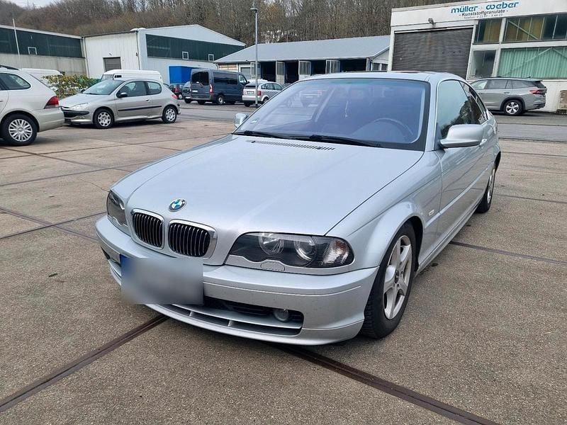 Gebraucht BMW 320 150 PS (110 kW) 2000 Silber Coupé