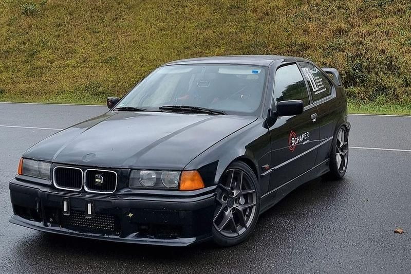 Schwarz Gebraucht 1994 BMW 318 Compact Performance Kleinwagen | 30.000 € - Bild 1/4