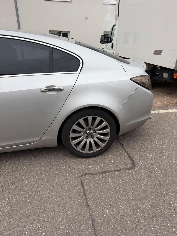 Gebraucht Opel Insignia 220 PS (161 kW) 2009 Silber Limousine