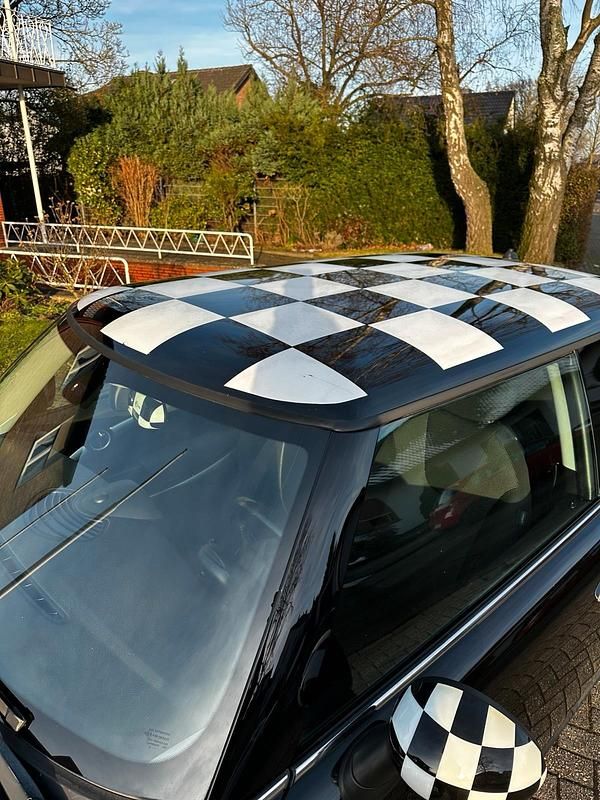 Gebraucht Mini ONE 98 PS (72 kW) 2010 Schwarz Kleinwagen