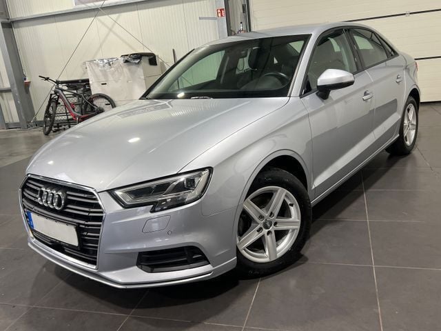 Silber Gebraucht 2020 Audi A3 Sport Limousine | 18.995 € (Guter Preis) - Bild 1/4