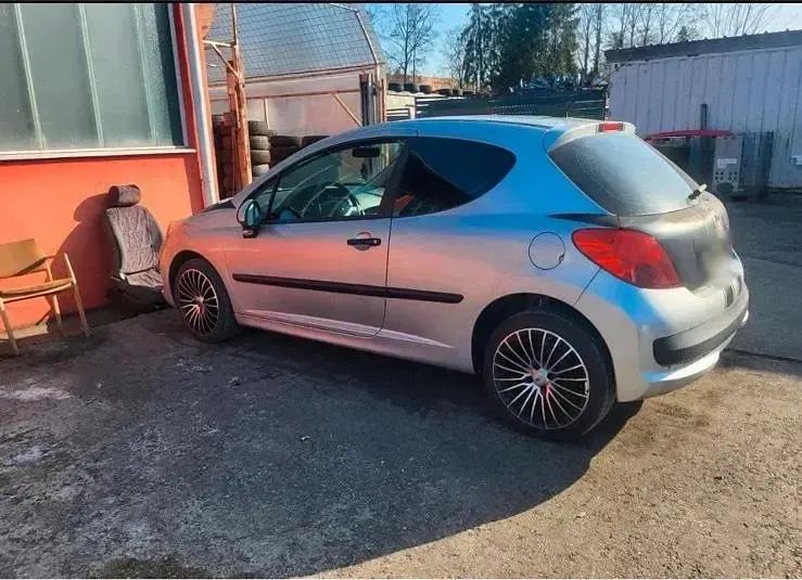 Gebraucht Peugeot 207 75 PS (55 kW) 2007 Silber Kleinwagen