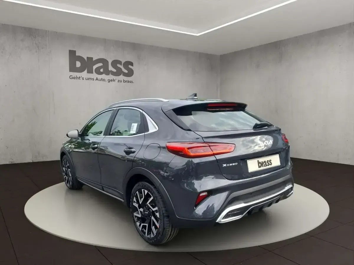 Neu Kia XCeed 150 PS (110 kW) 2026 Pentametal met. SUV