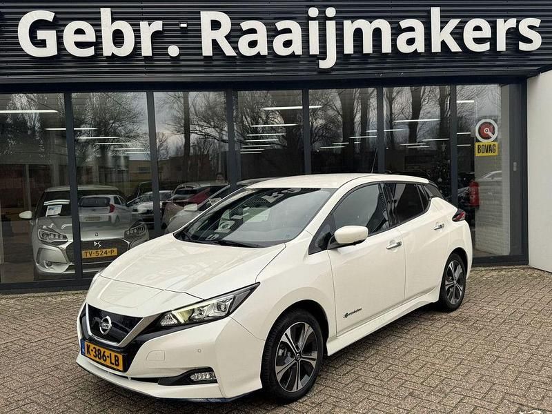 Weiß Gebraucht 2020 Nissan Leaf Tekna Kleinwagen | 13.897 € (Guter Preis) - Bild 1/4