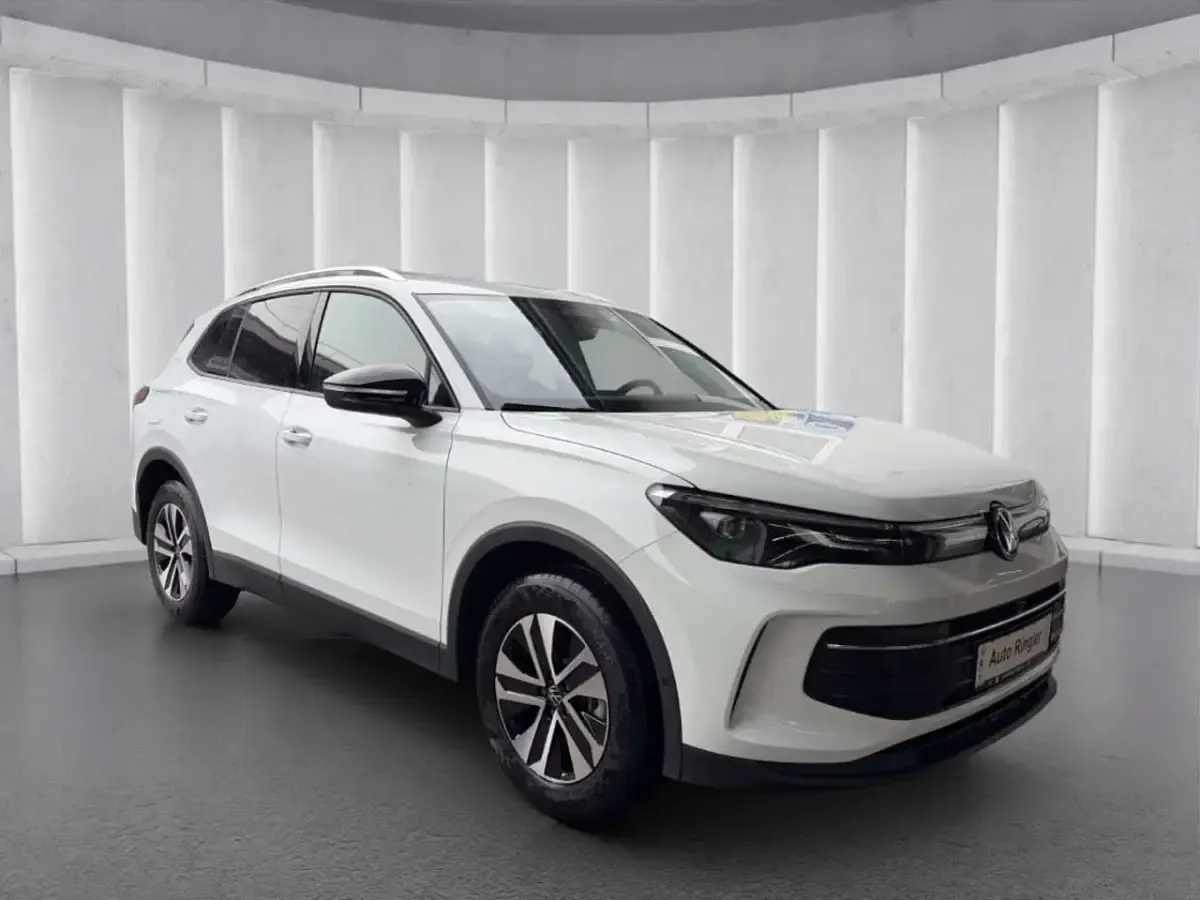 Neu VW Tiguan Life 150 PS (110 kW) 2026 Weiss SUV