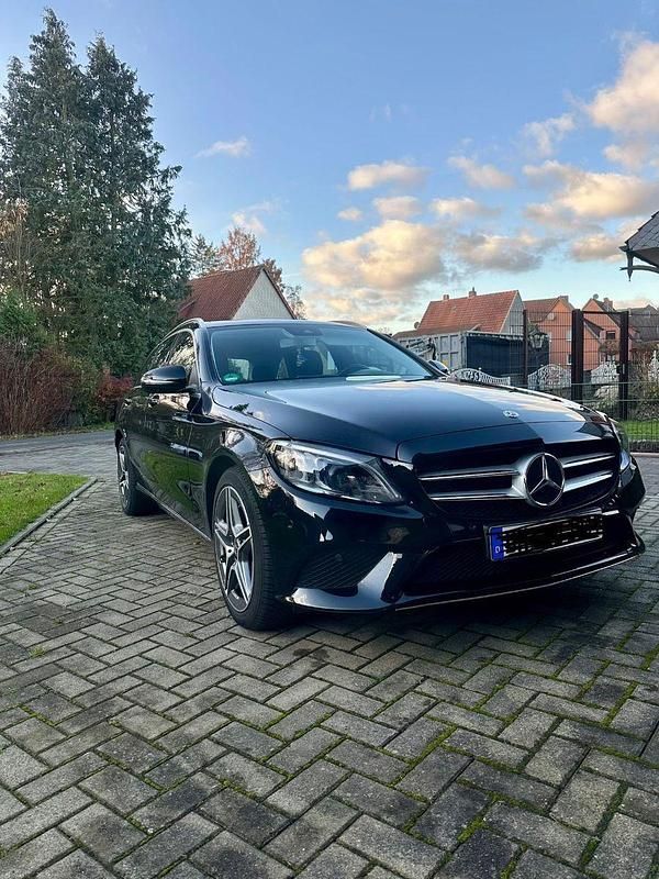Schwarz Gebraucht 2019 Mercedes C300 Avantgarde Kombi | 19.000 € (Guter Preis) - Bild 1/4