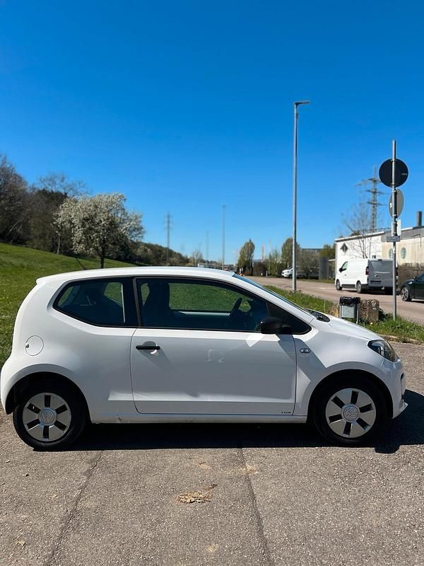 Używany VW up! 60 KM (44 kW) 2012 Biały Hatchback