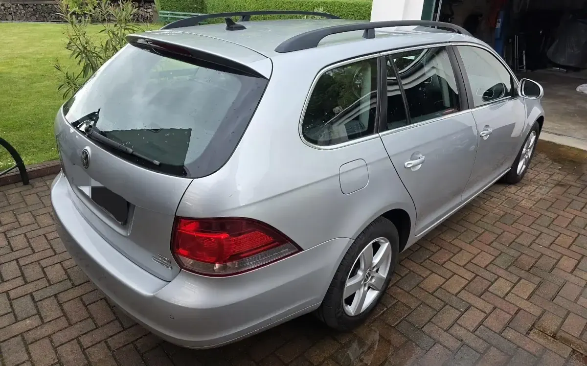 Usata VW Golf VI 105 CV (77 kW) 2011 Argento Utilitaria