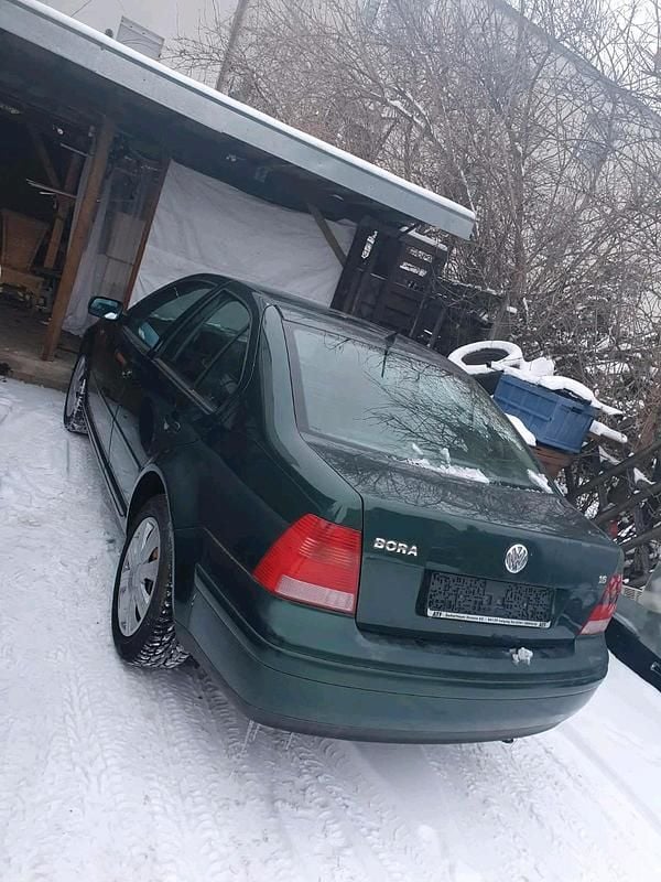 Blau Gebraucht 1999 VW Bora Limousine | 500 € (Superpreis) - Bild 1/4