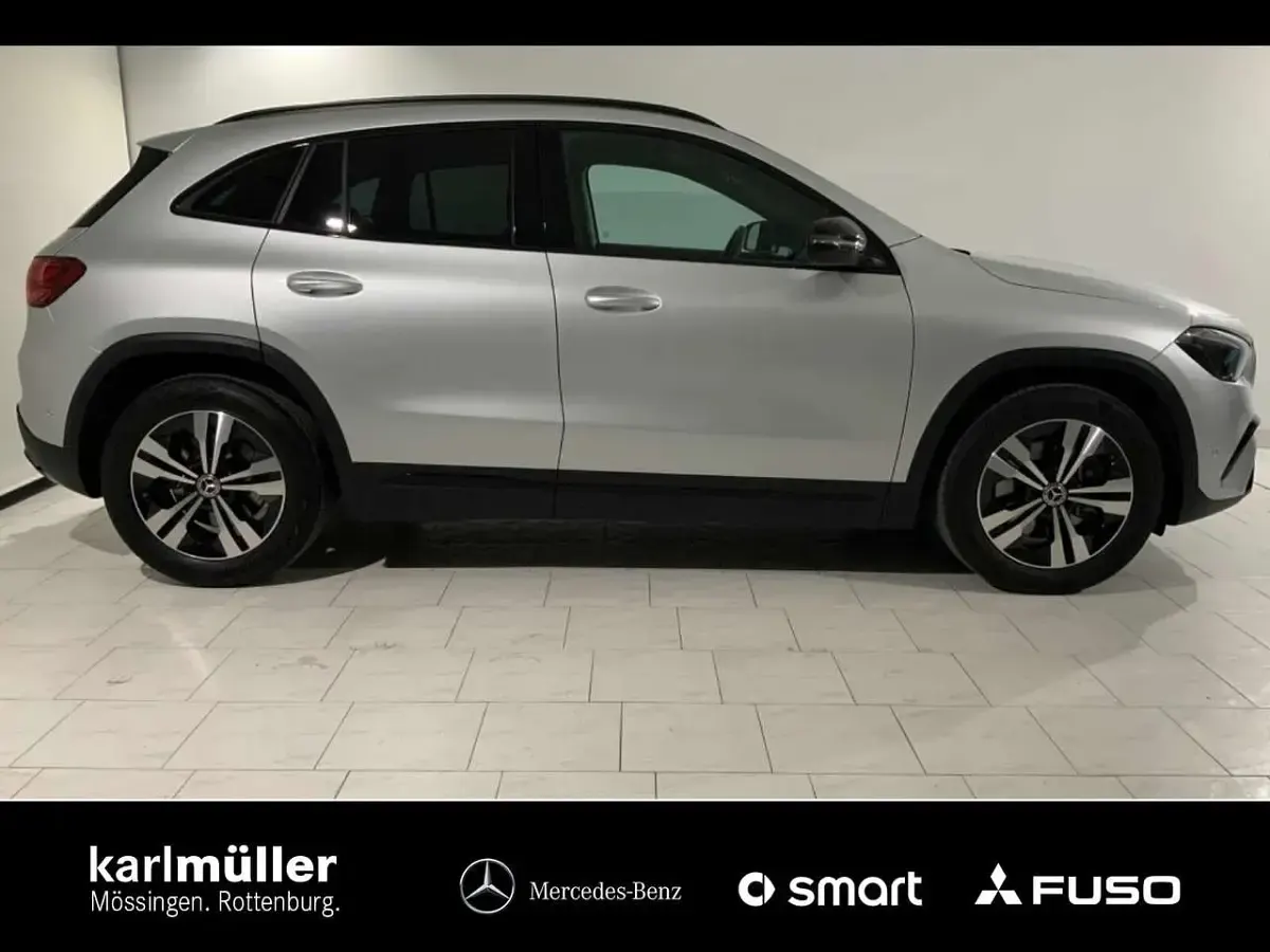 Gebraucht Mercedes GLA220 Progressive 190 PS (139 kW) 2023 Silber SUV