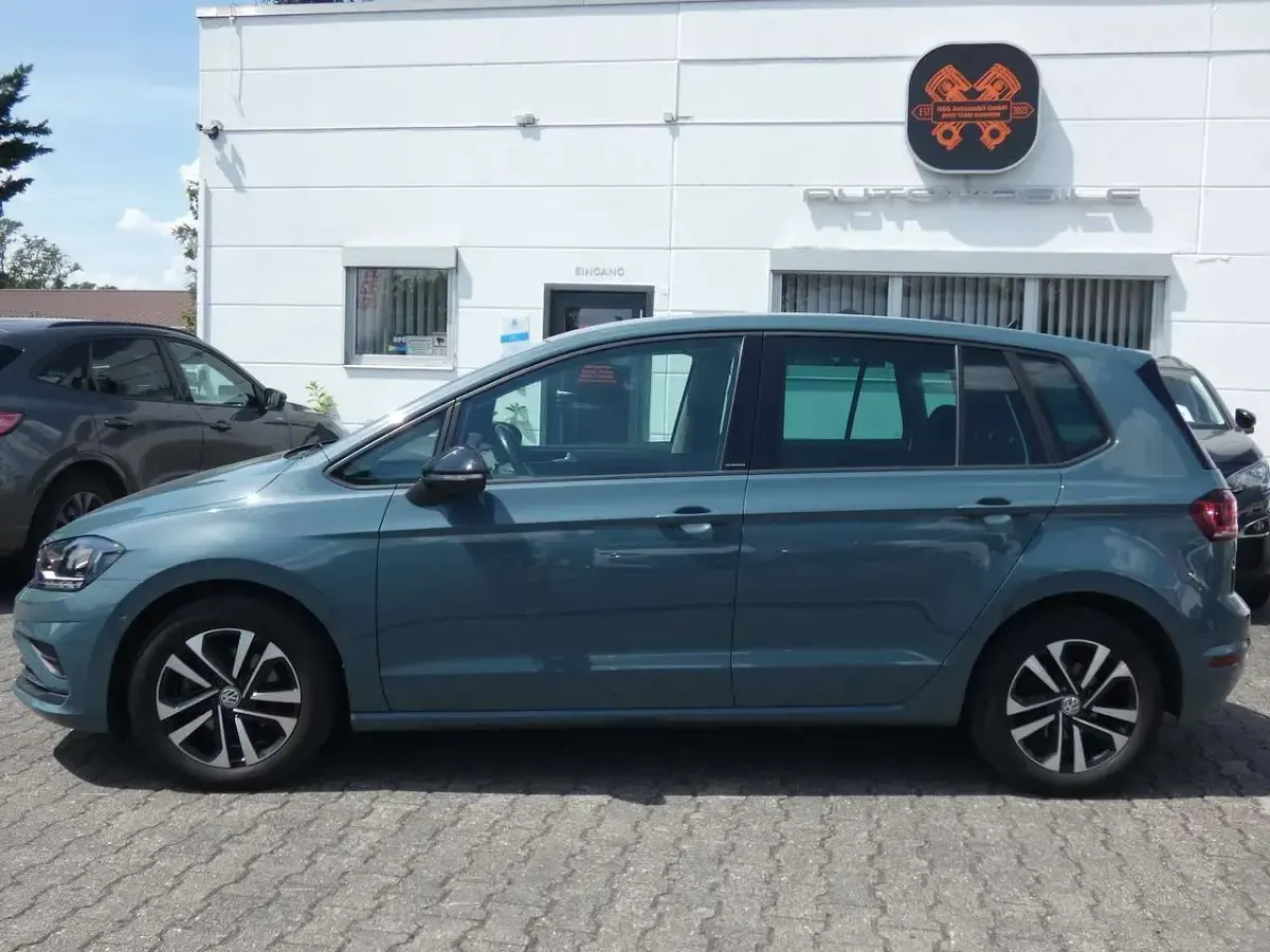 Gebraucht VW Golf VIII IQ Drive 150 PS (110 kW) 2020 Petroleum blue Van / Kleinbus
