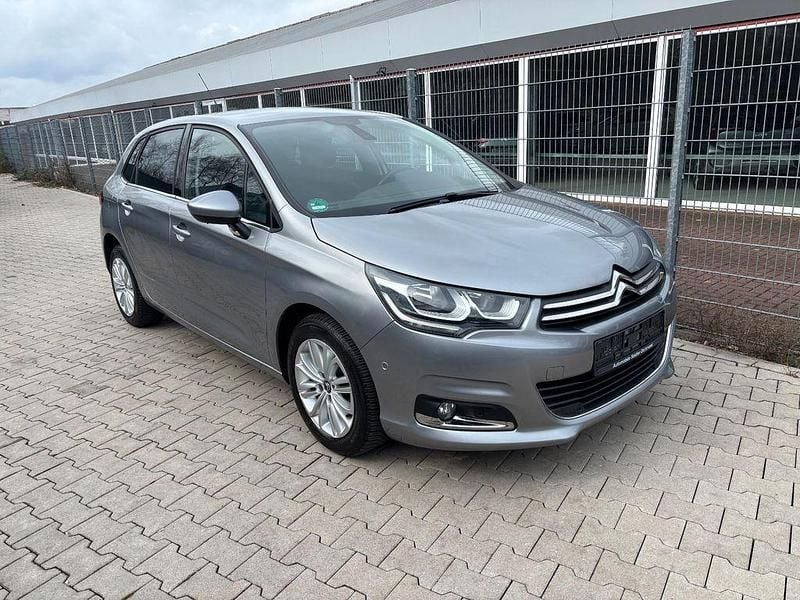 Używany Citroën C4 SELECTION 99 KM (72 kW) 2017 Srebrny Sedan/Limuzyna