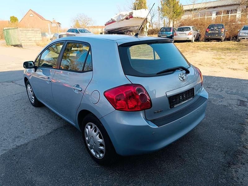 Gebraucht Toyota Auris 97 PS (71 kW) 2009 Kristallblau mica metallic Kleinwagen