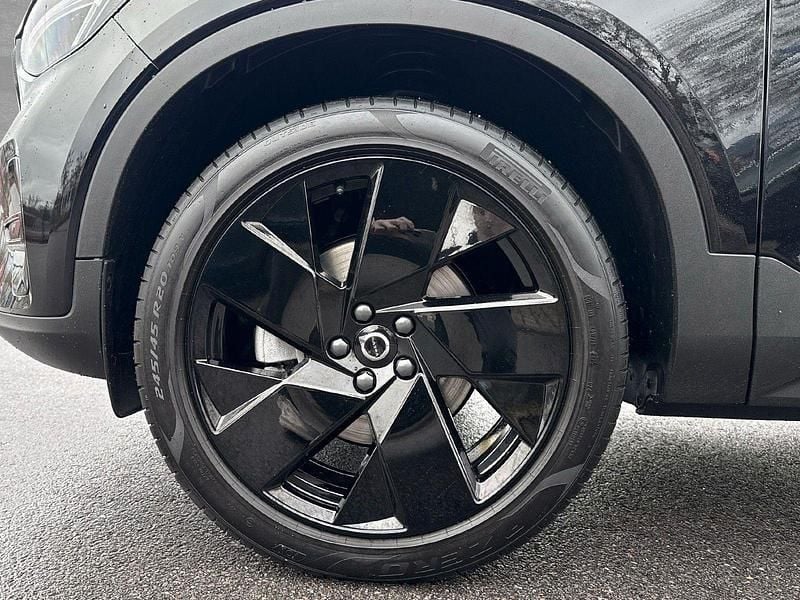 Gebraucht Volvo XC40 Plus 163 PS (119 kW) 2025 Onyx schwarz SUV