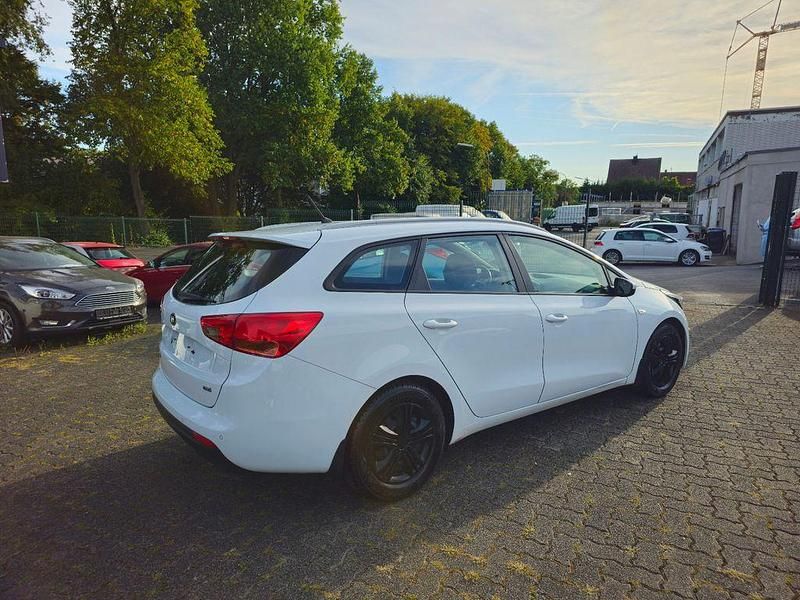 Gebraucht Kia Ceed Sportswagon 128 PS (94 kW) 2016 Weiß Kombi