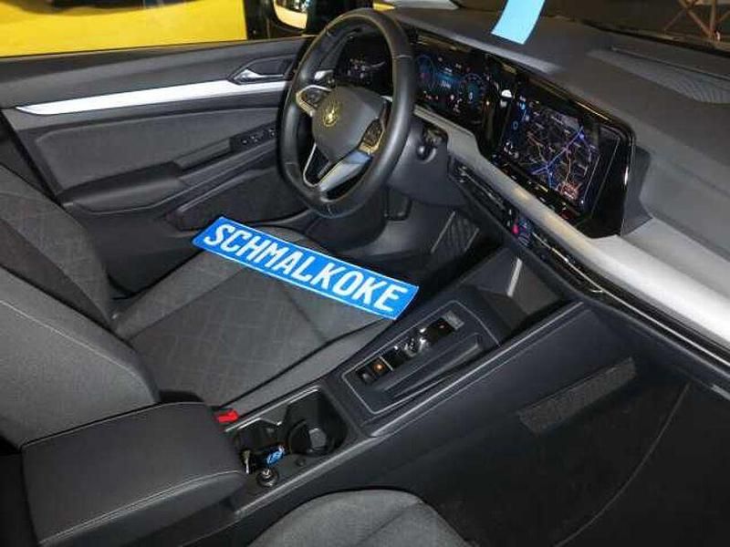 Gebraucht VW Golf VIII Life 116 PS (85 kW) 2023 Deep black pearlescent (metallic) Limousine