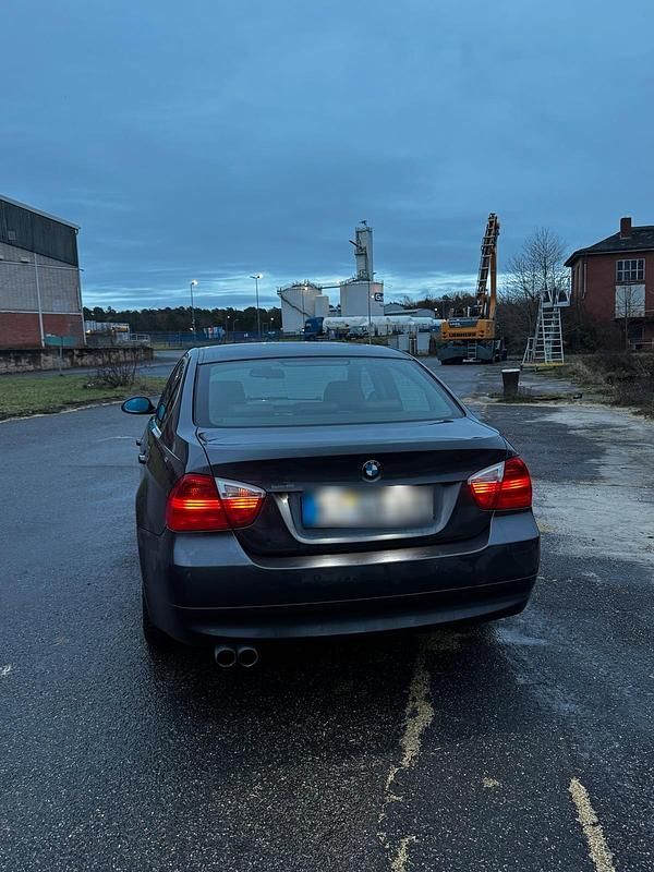 Gebraucht BMW 330 231 PS (169 kW) 2006 Grau Limousine