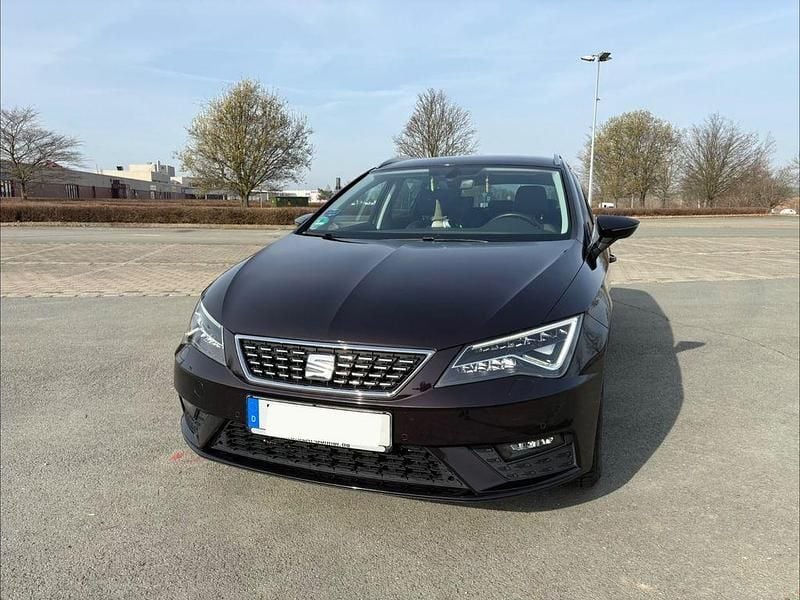 Gebraucht Seat Leon ST XCELLENCE 125 PS (91 kW) 2017 Violet Kombi