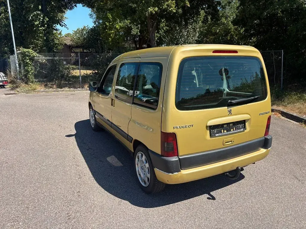 Gebraucht Peugeot Partner 90 PS (66 kW) 2005 Gelb Van / Kleinbus