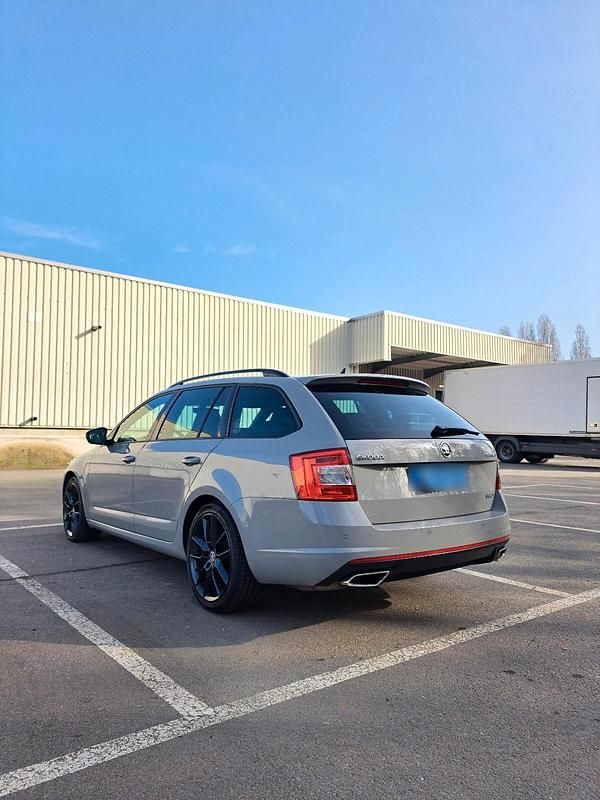 Gebraucht Skoda Octavia RS 185 PS (136 kW) 2016 Grau Kleinwagen