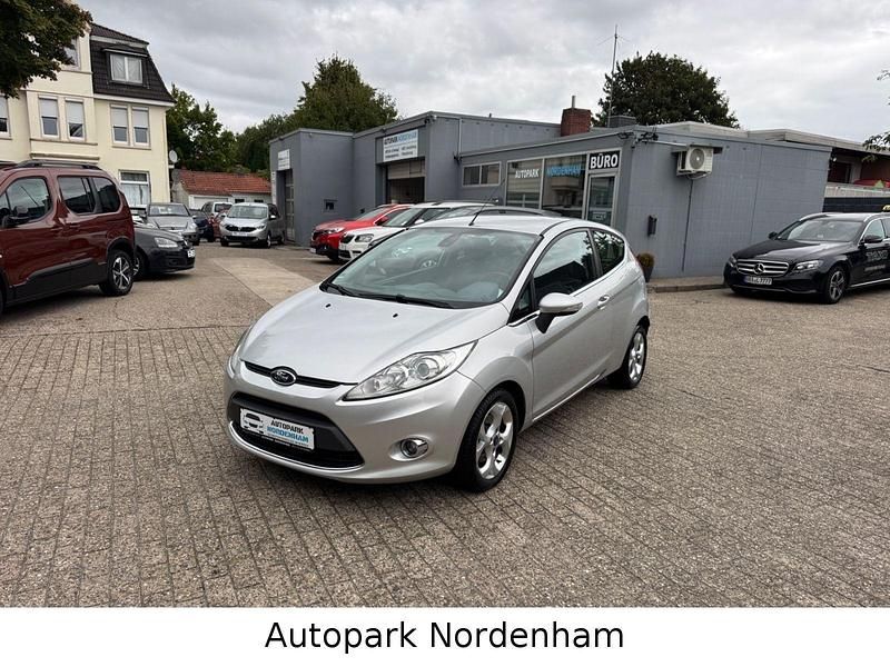 Silber Gebraucht 2009 Ford Fiesta Titanium Kleinwagen | 3.950 € (Teuer) - Bild 1/4