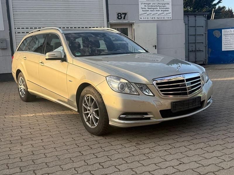 Gebraucht Mercedes E220 170 PS (125 kW) 2012 Beige Kombi