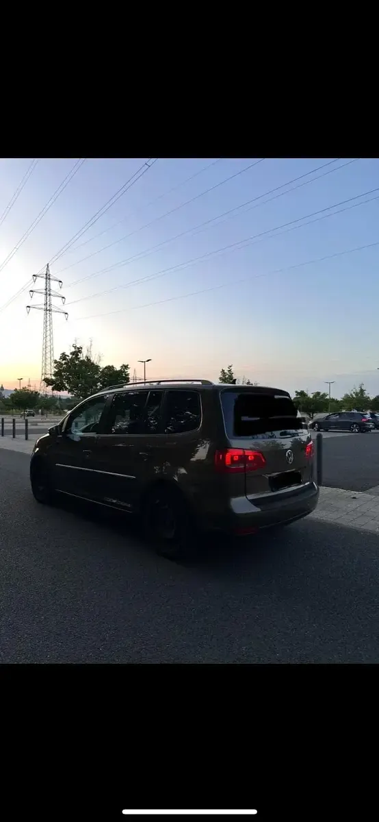 Gebraucht VW Touran 170 PS (125 kW) 2010 Braun Van / Kleinbus