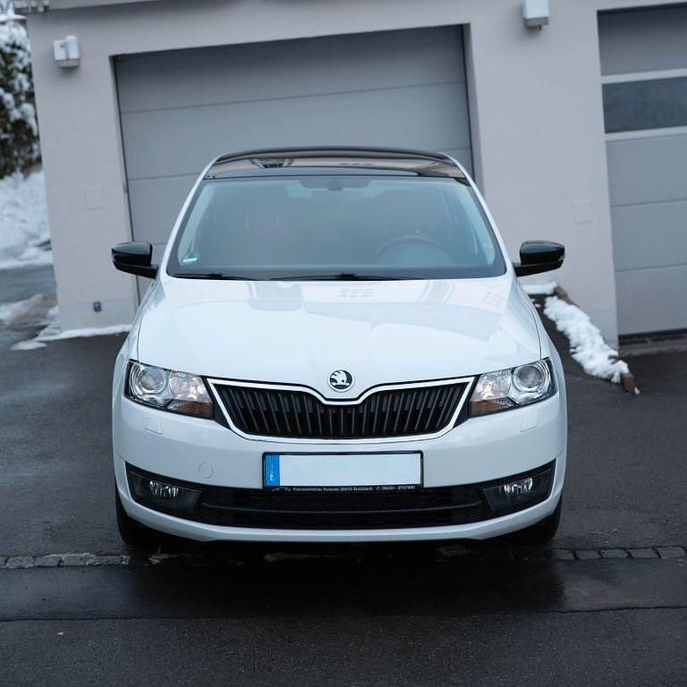 Second-hand Skoda Rapid 110 CP (80 kW) 2015 Alb Hatchback