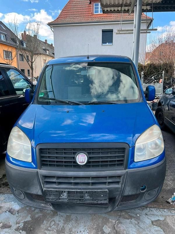 Gebraucht Fiat Doblò 84 PS (61 kW) 2009 Blau Van / Kleinbus