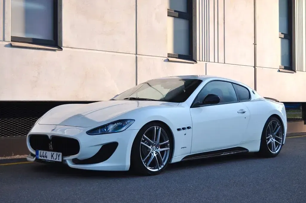 Gebraucht Maserati Granturismo 460 PS (338 kW) 2016 Weiß Coupé