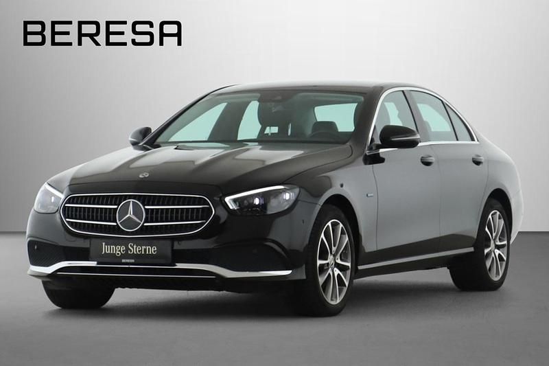 Unilack schwarz Gebraucht 2020 Mercedes E300 Avantgarde Limousine | 30.580 € (Guter Preis) - Bild 1/4