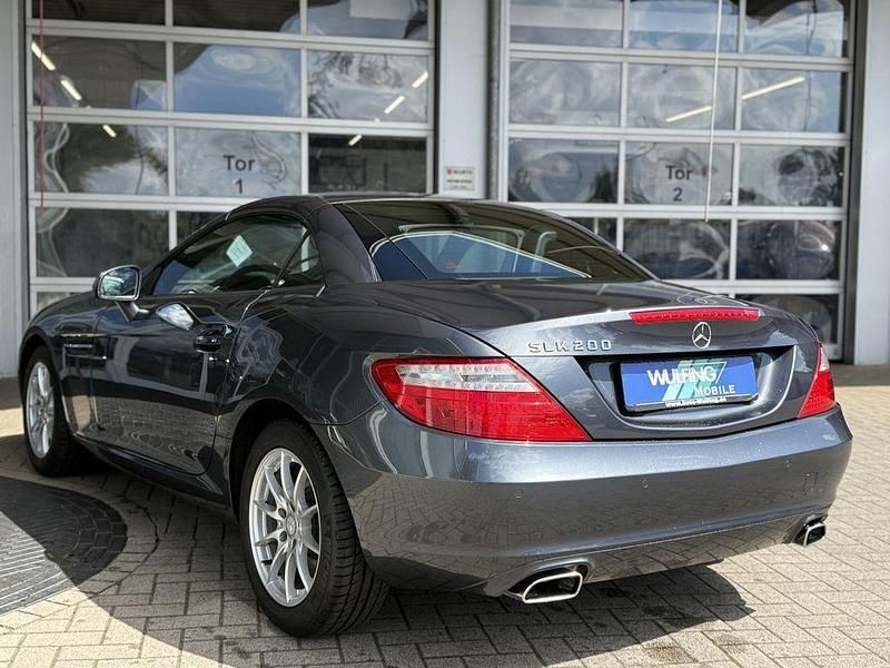 Gebraucht Mercedes SLK200 184 PS (135 kW) 2013 Tenoritgrau  metalliclack Cabrio
