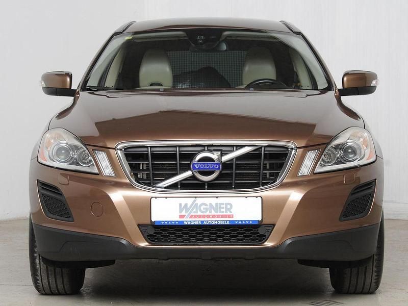Gebraucht Volvo XC60 Summum 241 PS (177 kW) 2011 Terra bronzemetallic (metallic) SUV