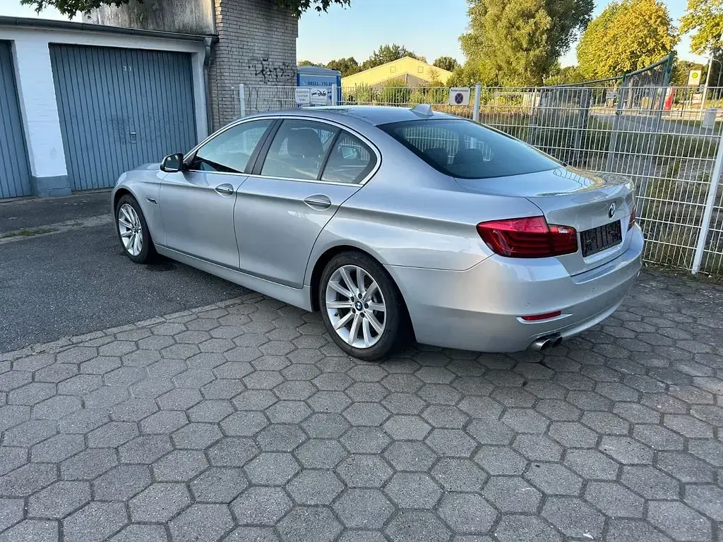 Gebraucht BMW 520 184 PS (135 kW) 2014 Silber Limousine