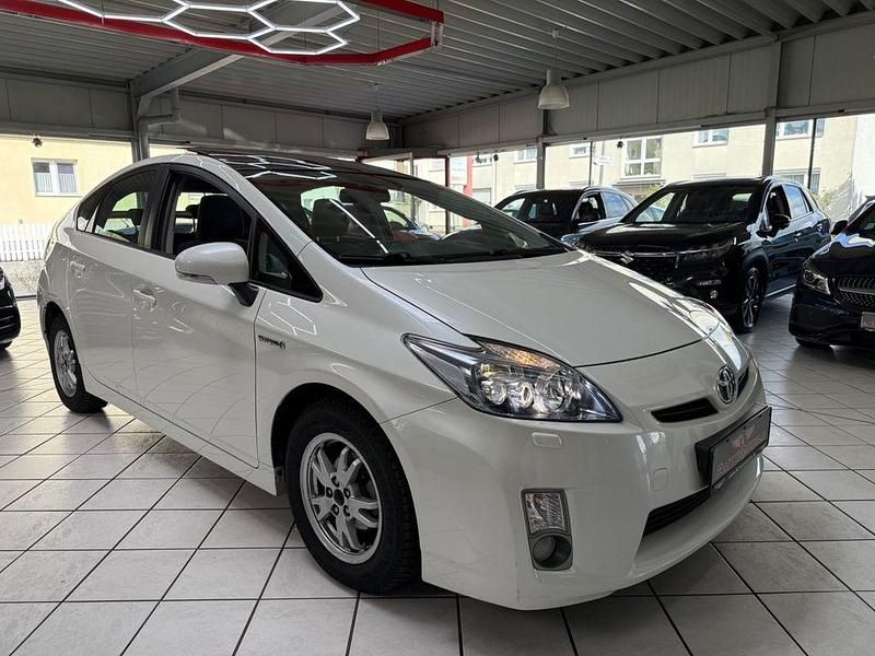 Gebraucht Toyota Prius Executive 99 PS (72 kW) 2010 Weiß Limousine
