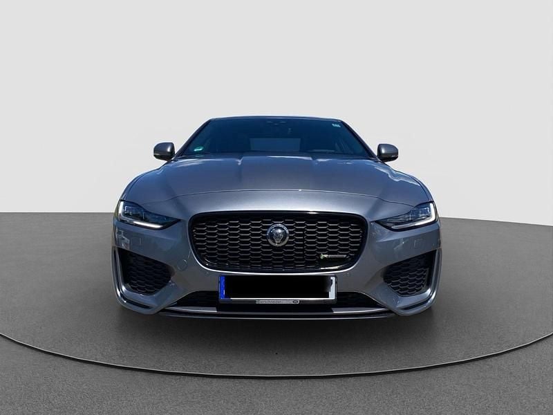 Grau Gebraucht 2019 Jaguar XE R-Dynamic Limousine | 21.500 € (Etwas zu teuer) - Bild 1/4