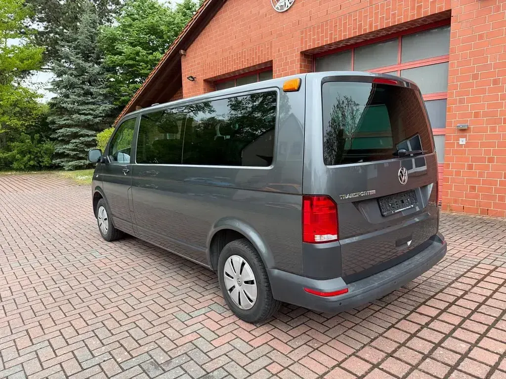 Gebraucht VW Transporter 150 PS (110 kW) 2022 Grau Van