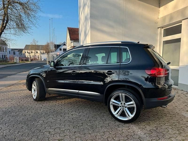Gebraucht VW Tiguan LOUNGE 184 PS (135 kW) 2015 Schwarz SUV