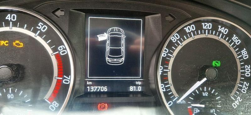 Gebraucht Skoda Rapid Monte Carlo 95 PS (69 kW) 2017 Blau Kleinwagen