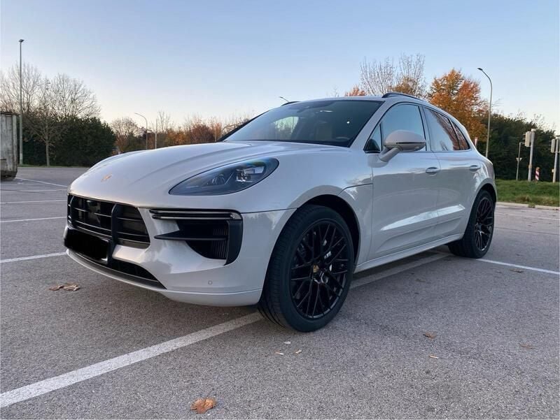 Grau Gebraucht 2019 Porsche Macan Turbo Performance Package SUV | 68.500 € (Guter Preis) - Bild 1/4