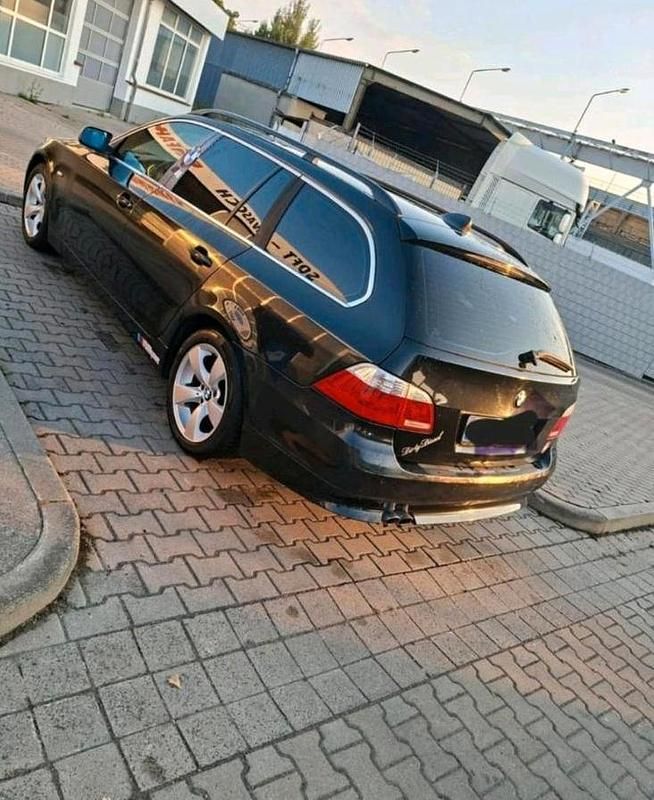 Gebraucht BMW 525 177 PS (130 kW) 2005 Schwarz Kombi