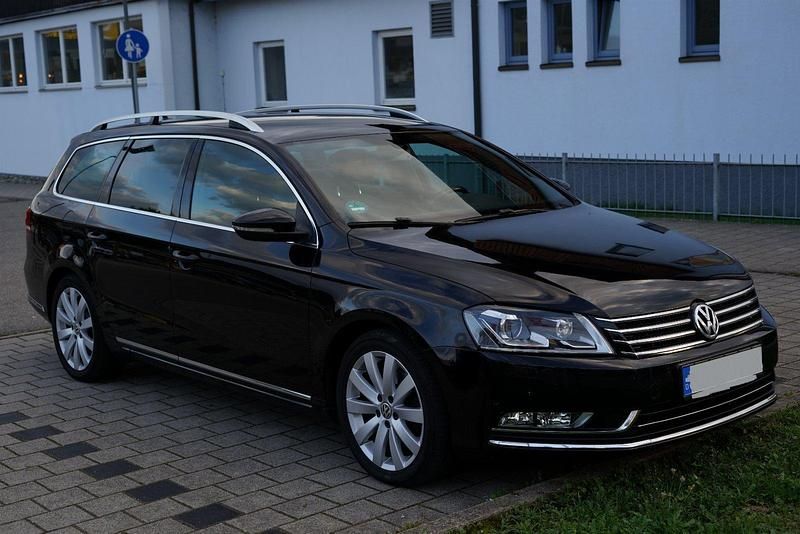 Schwarz Gebraucht 2014 VW Passat Kombi | 7.900 € (Fairer Preis) - Bild 1/4