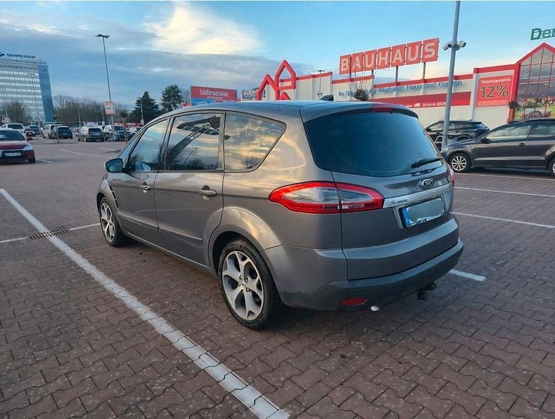 Gebraucht Ford S-MAX Business Edition 163 PS (119 kW) 2013 Braun Van / Kleinbus